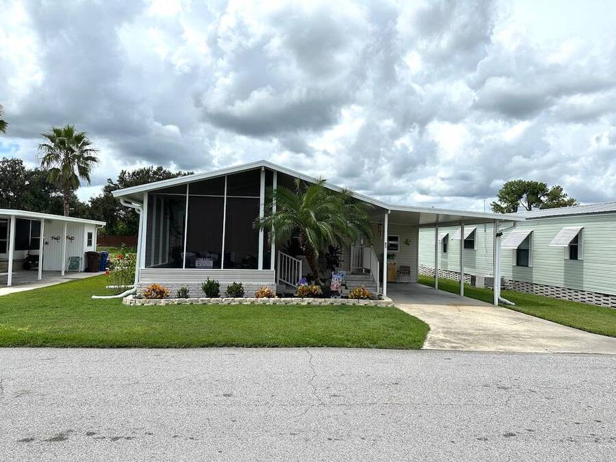For Sale 83 Eight Iron Dr., Mulberry, FL 33860 Single Wide