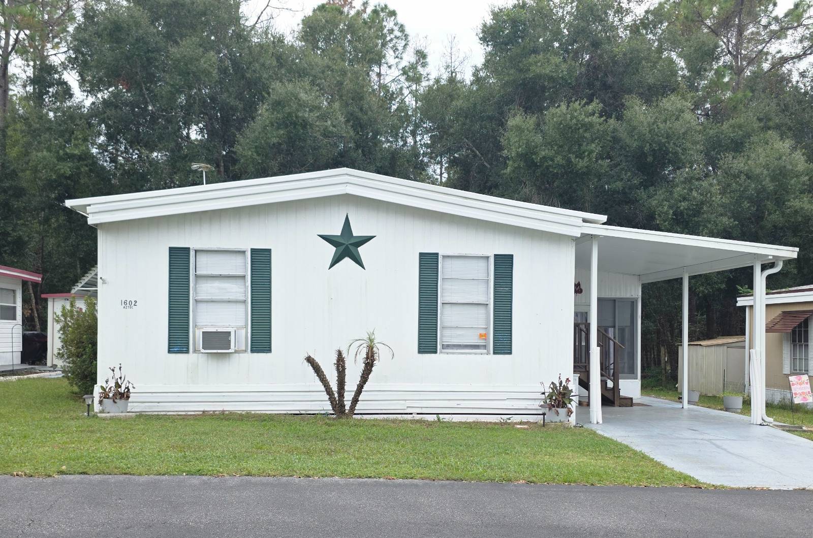 LEESBURG, FL