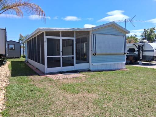 mobile home thumb