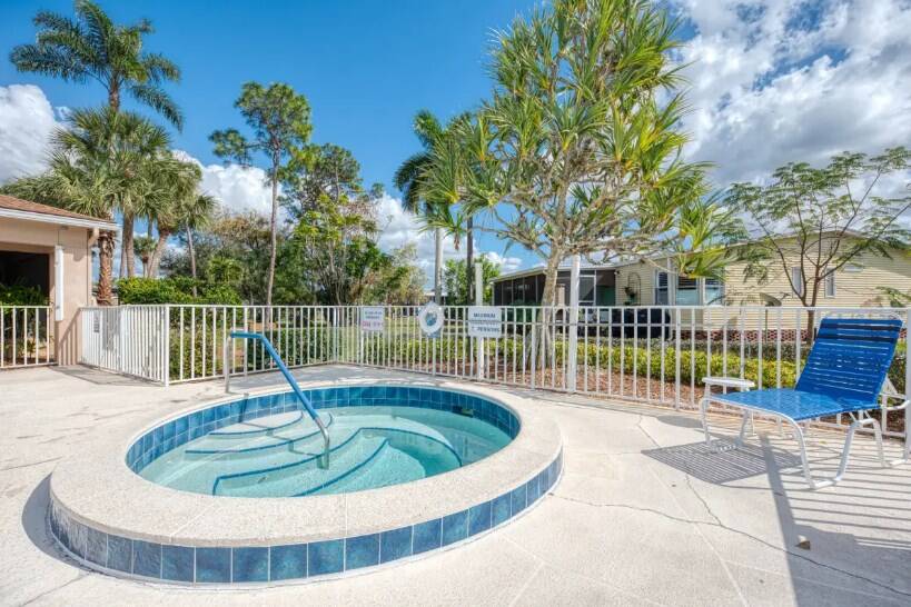 Landmark Naples 1620 Gulf Coast Drive, Naples, FL 34110