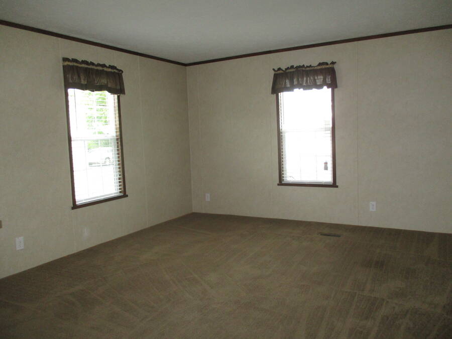 For Sale 932 Cour Retta, Lot 932, Warren, MI 48091 Single Wide