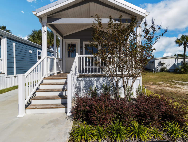 Tavares, FL