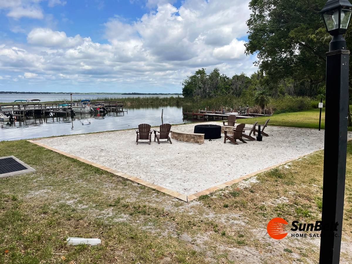 Leesburg, FL