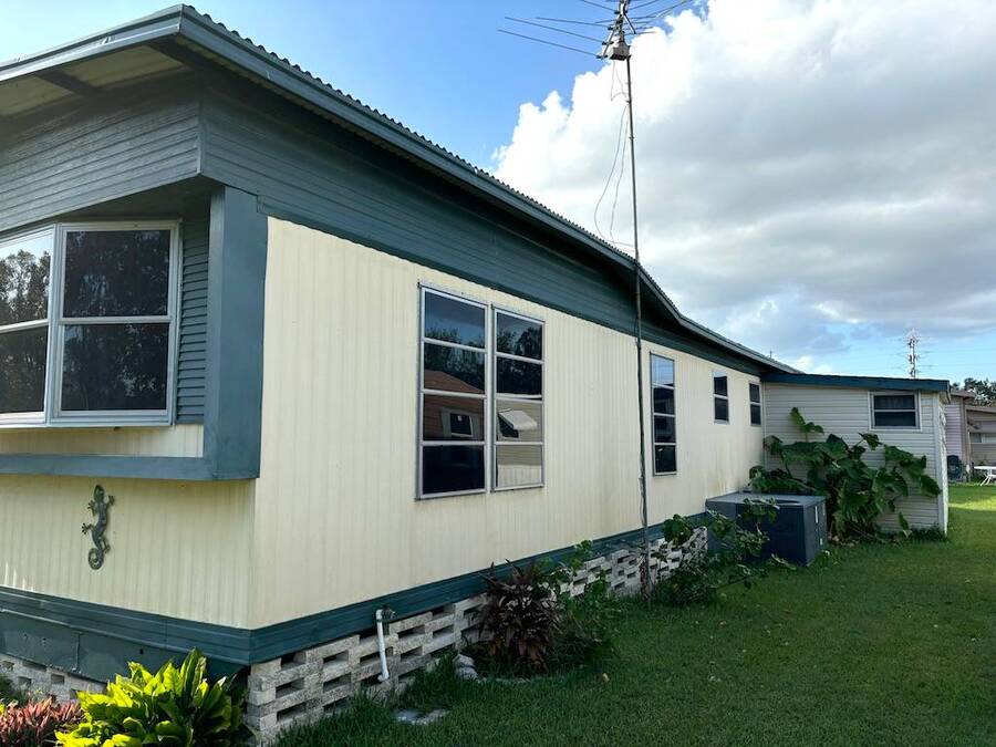 For Sale 3305 Skyview Dr, Lot 10, Lakeland, FL 33801 Single Wide