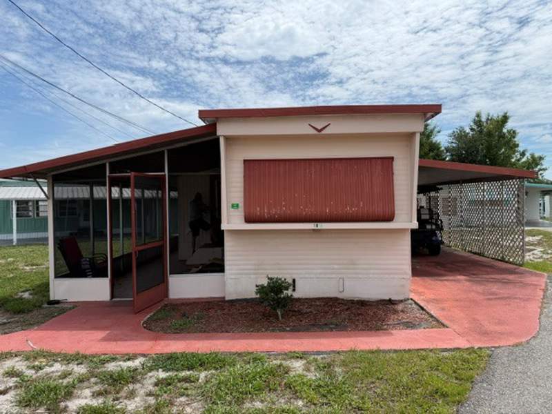 Tavares, FL