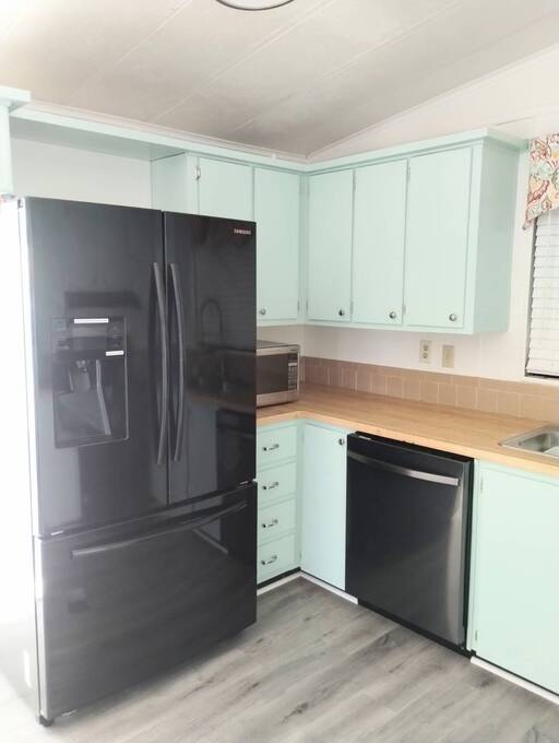 For Sale 12100 Seminole Blvd., Lot 385, Largo, FL 33778 Single Wide