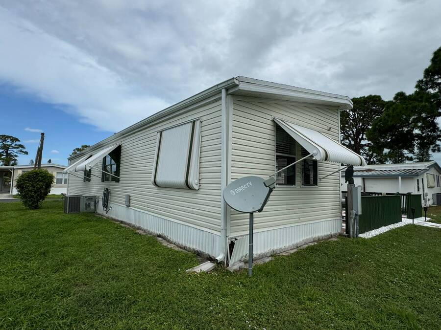 For Sale 326 S. Erie Dr, Fort Pierce, FL 34946 Single Wide