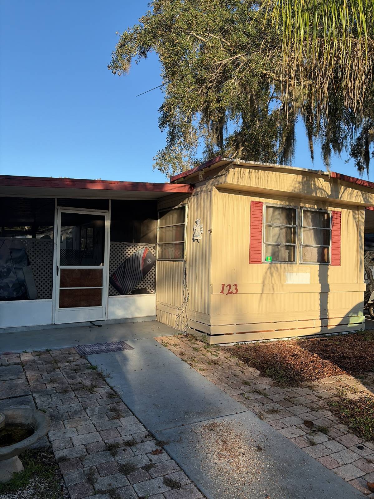 Tavares, FL