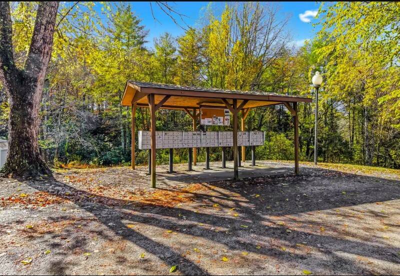 Magnolia Place | 1 Ariel Loop, Hendersonville, NC 28792 | MHBO.com