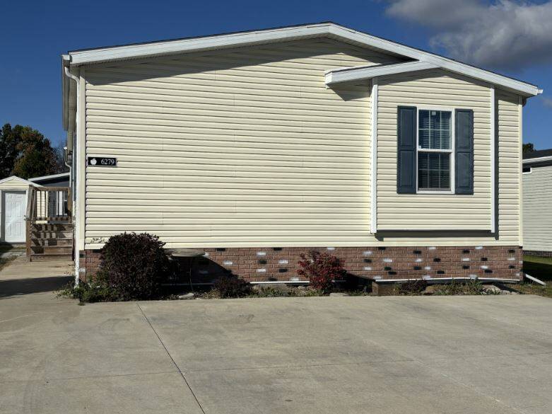 For Sale 6279 Imperial Dr, Lot 376, Fenton, MI 48430 Double Wide