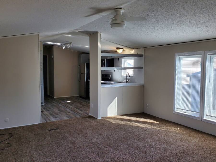 For Sale 38590 Abilene Dr, Lot 077, Romulus, MI 48174 Single Wide