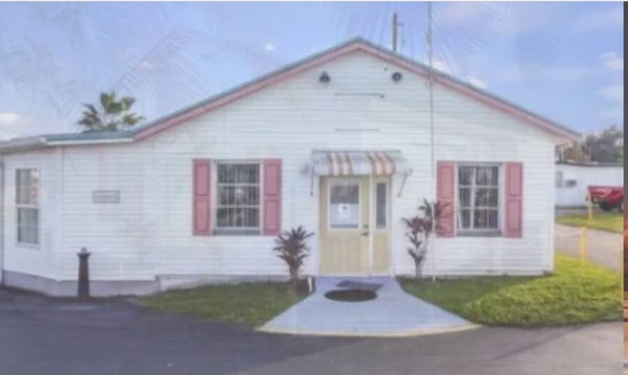 Pinecrest Mobile Home Park 6043 Harriet Street, Zephyrhills, FL 33542