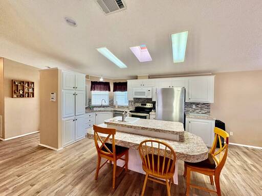 mobile home thumb