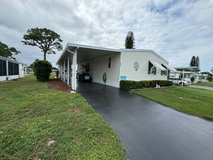 For Sale 326 S. Erie Dr, Fort Pierce, FL 34946 Single Wide