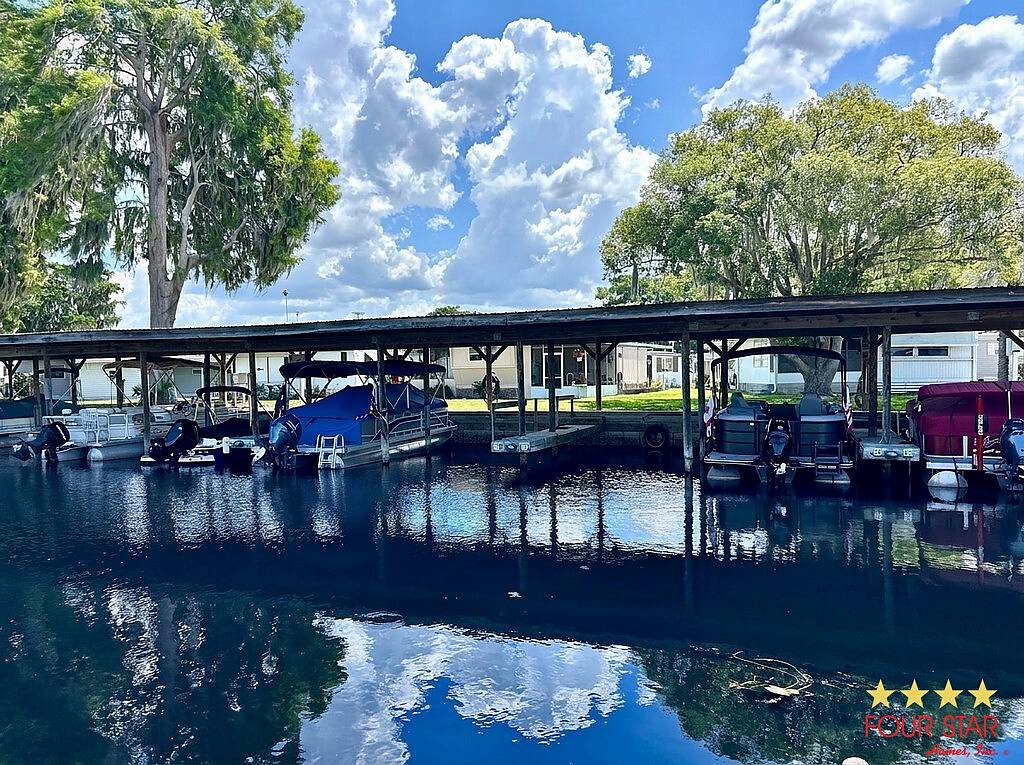 Tavares, FL