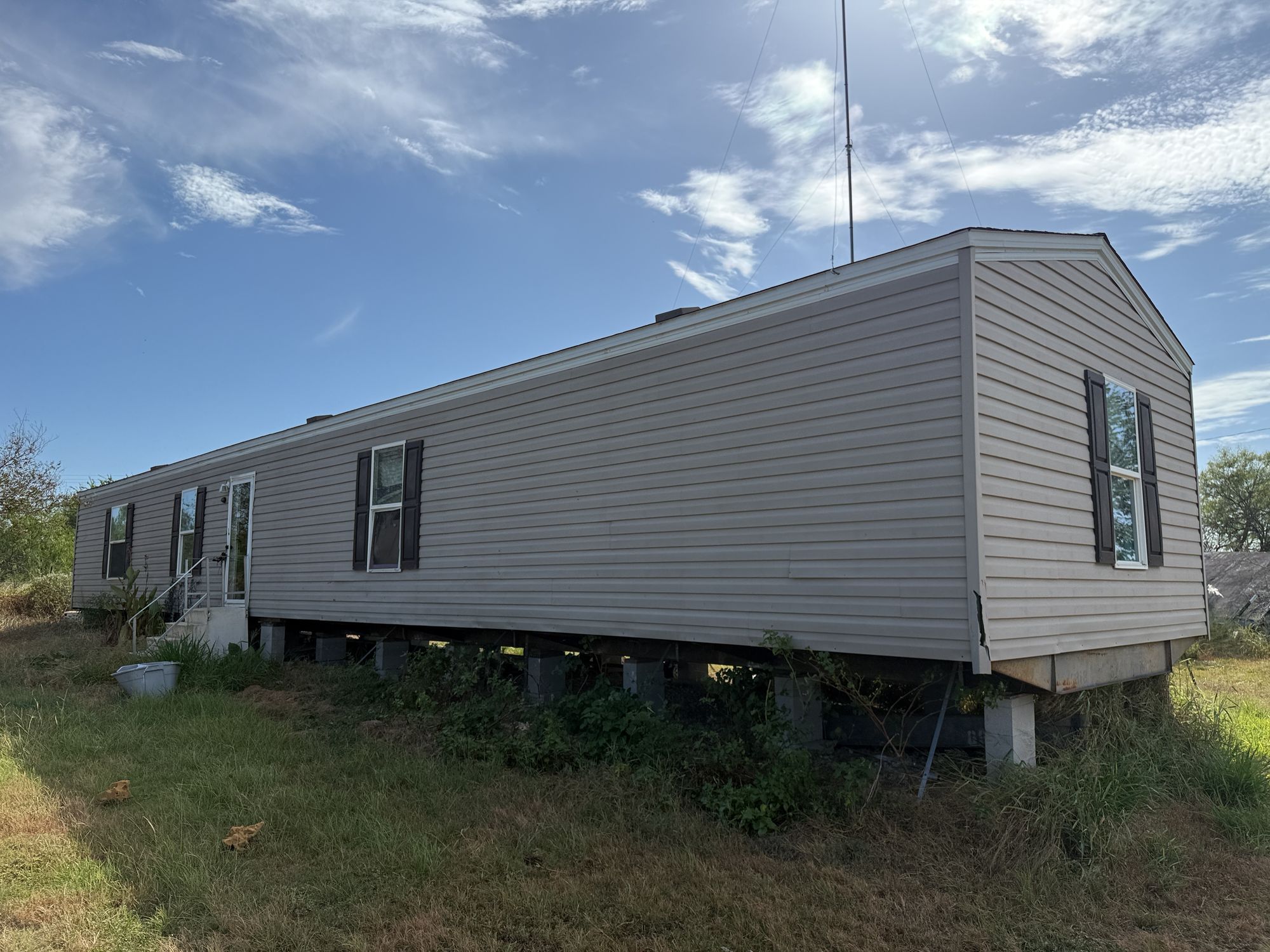 LEESVILLE, TX