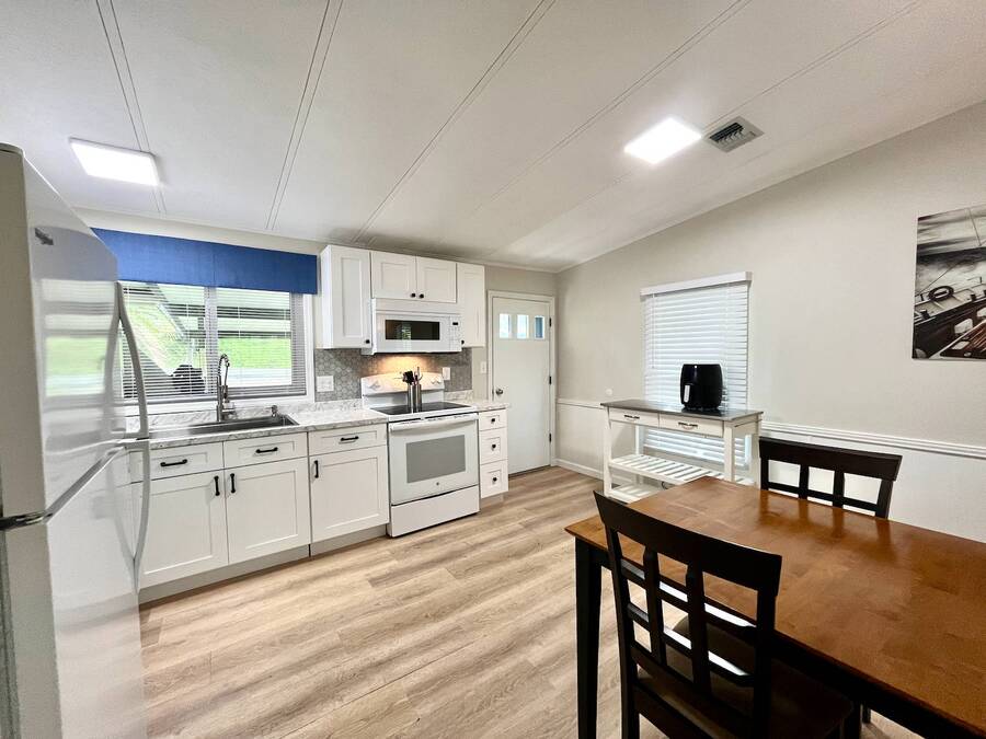 For Sale 120 W. Pine Drive, Lady Lake, FL 32159 Single Wide