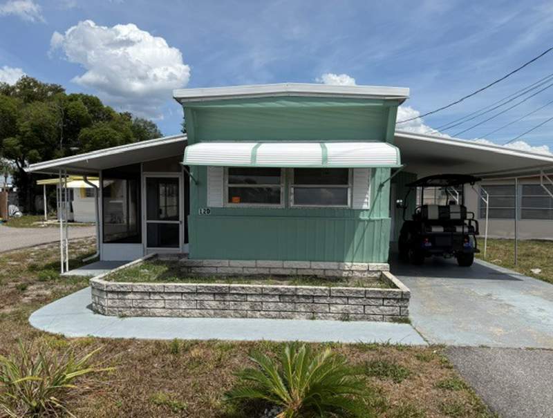 Tavares, FL