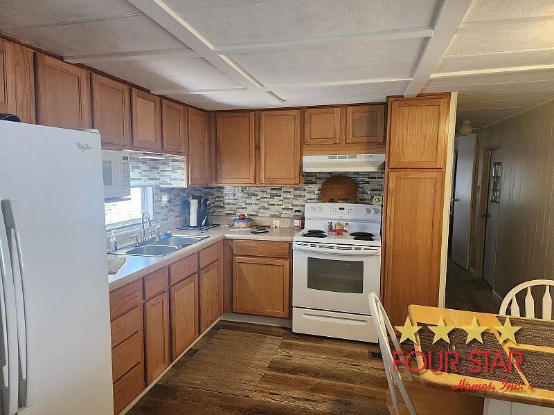 For Sale 142 Sycamore Dr, Tavares, FL 32778 Single Wide, 2 Bed, 1