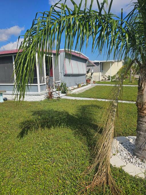 For Sale 10832 1St Way North, St petersburg, FL 33716 Double Wide