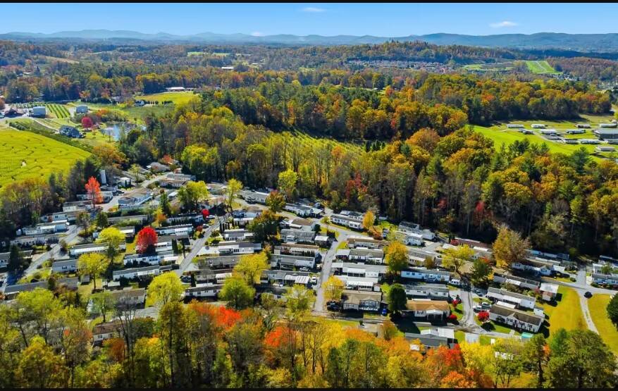 Magnolia Place | 1 Ariel Loop, Hendersonville, NC 28792 | MHBO.com