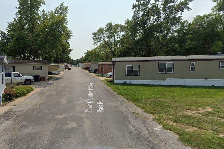 Town & Country Mobile Homes | 3701 Mc Kinley St, Omaha, NE 68112 | MHBO.com