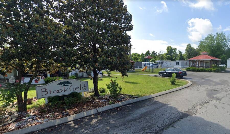 Brookfield Manufactured Home Community 800 Brookfield Drive
