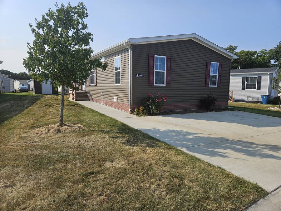 For Sale 6435 Tarragon Way, Lot 501, Fenton, MI 48430 Double Wide