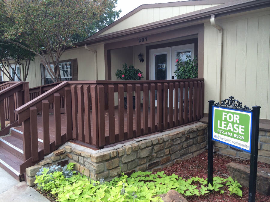 Highland Acres MHC 1708 Bunker Hill Lane, Lot 207, Lewisville, TX