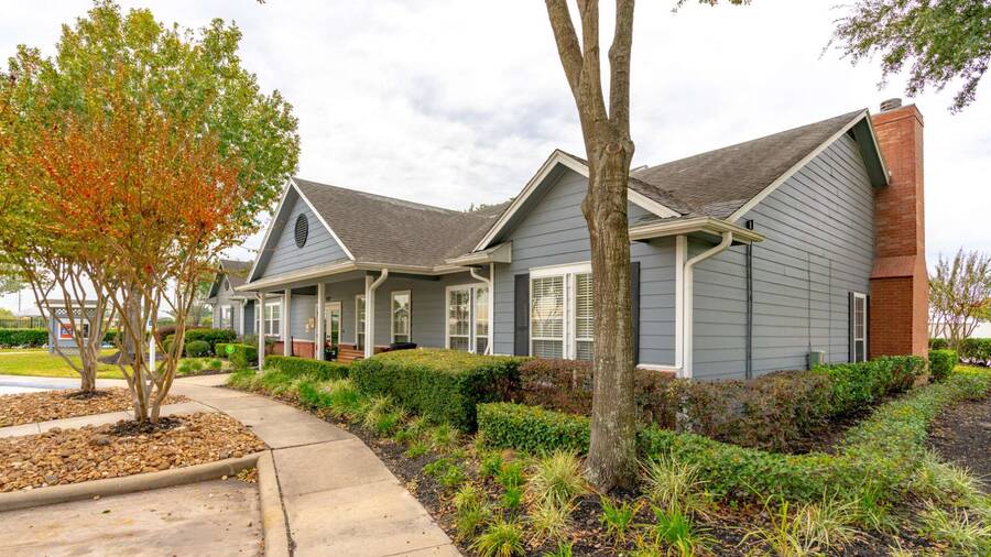 Pine Trace 2 Homes Available 920 Century Plaza Drive, Houston, TX