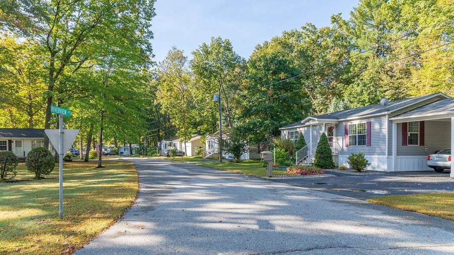 Crestwood 3 Homes Available 14 Crestwood Drive, Concord, NH 03301