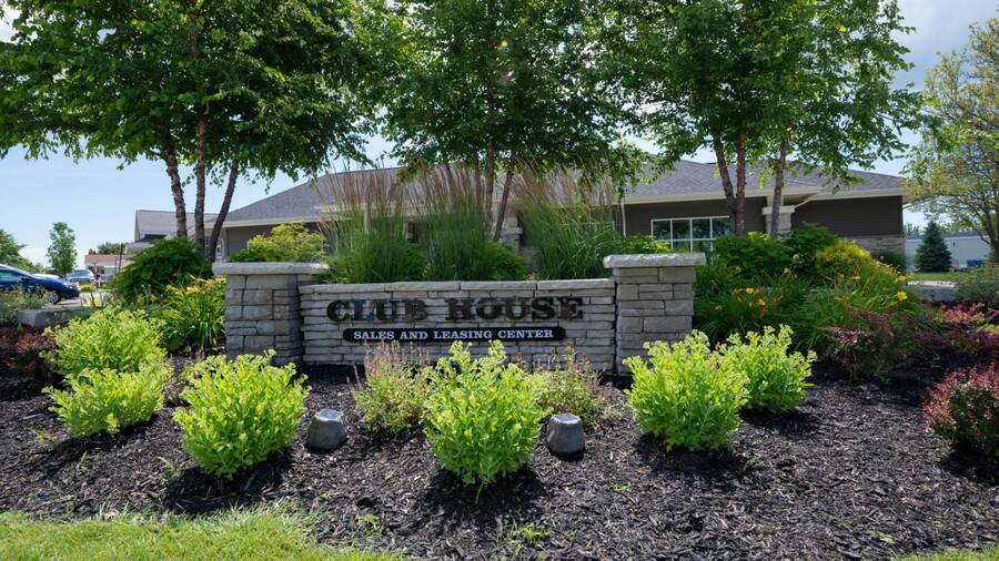 Frenchtown VillaElizabeth Woods 1250 Paree, Newport, MI 48166