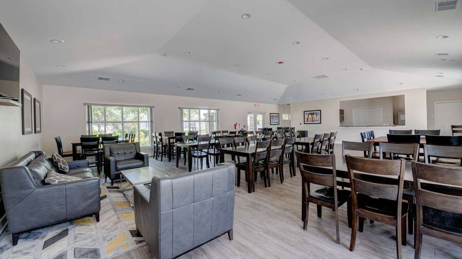 Frenchtown VillaElizabeth Woods 1250 Paree, Newport, MI 48166