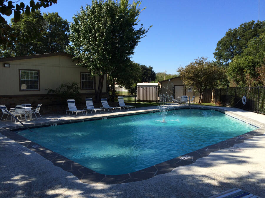 Highland Acres MHC 1708 Bunker Hill Lane, Lot 207, Lewisville, TX