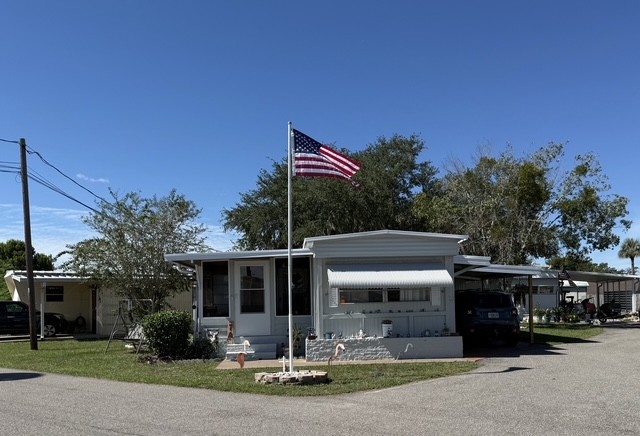 Tavares, FL