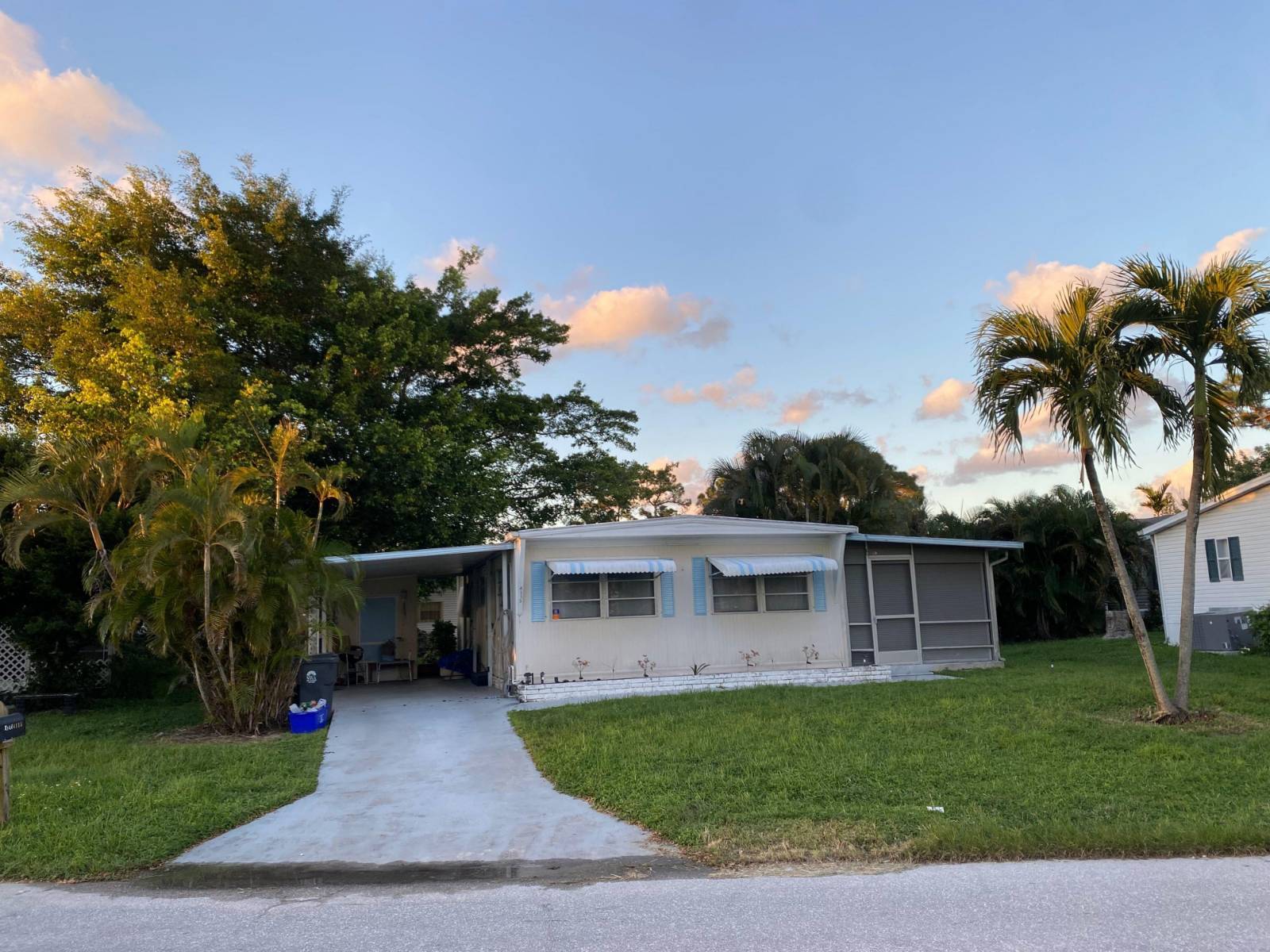 Lantana, FL