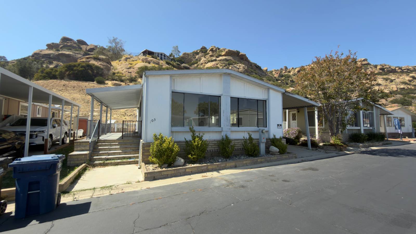 West Hills, CA