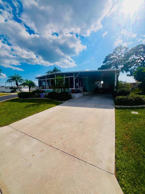 For Sale 3181 Saralake Cir., Sarasota, FL 34239 Single Wide