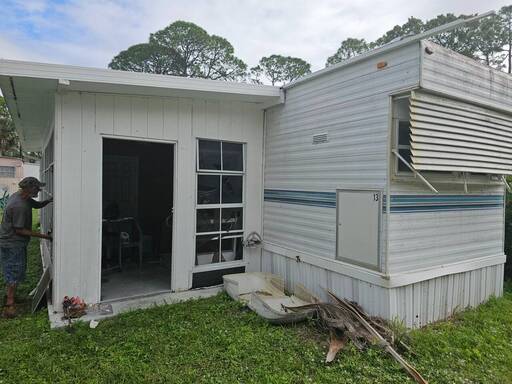 mobile home thumb