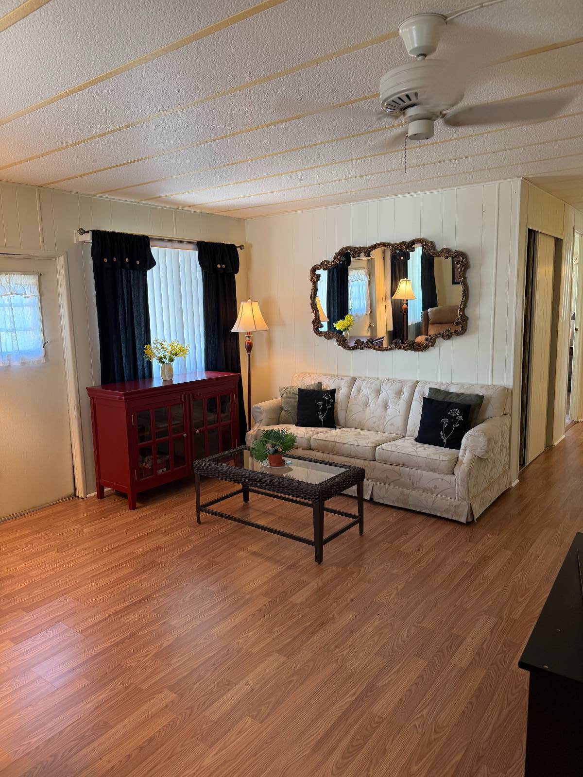 Tavares, FL